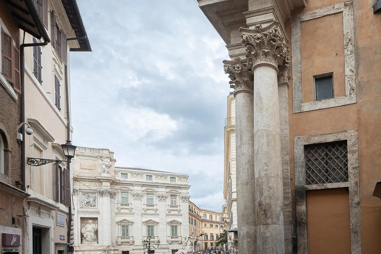 Amazing Fontana Di Trevi Apartment Rome Italy
