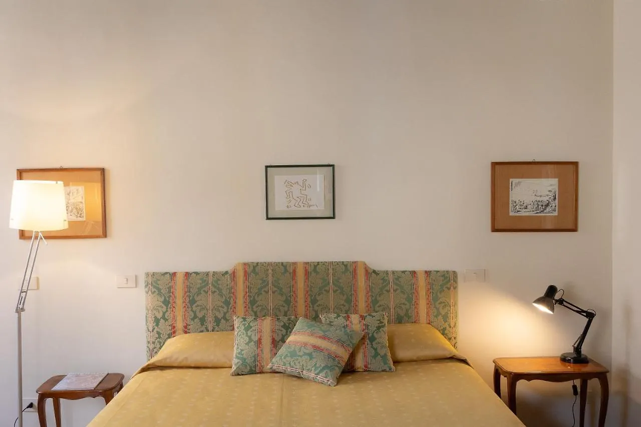 Amazing Fontana Di Trevi Apartment Rome